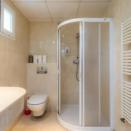 Apto Con Terraza 4 *